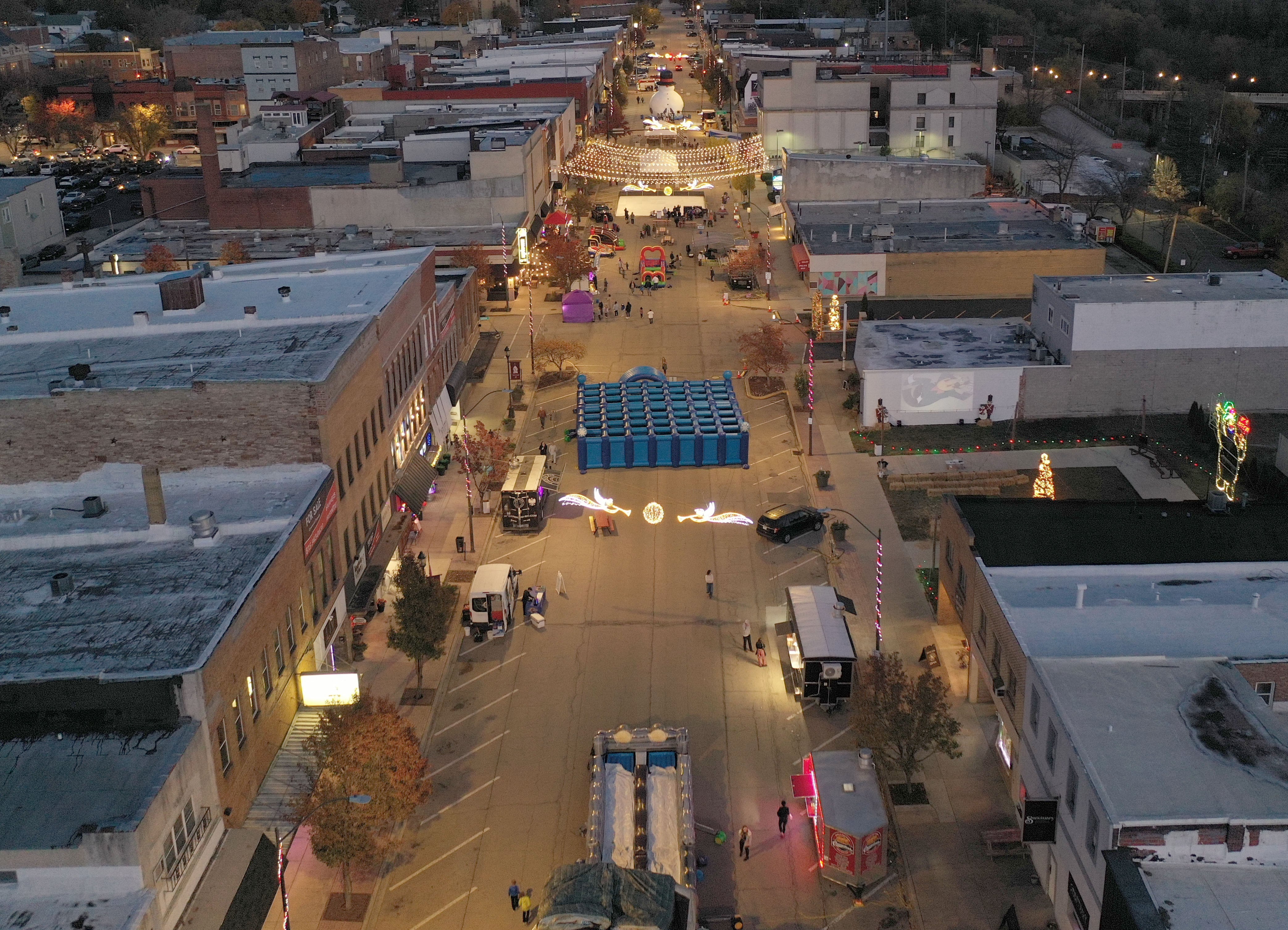 Drone show headlines second annual Frosty on First in La Salle — Joliet Dining news