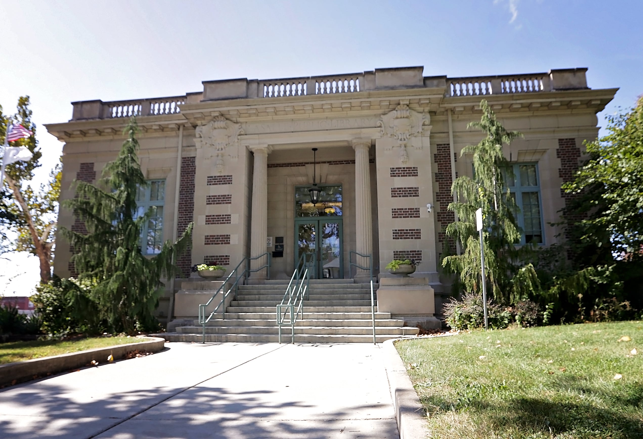 La Salle library offers puzzle race and shark movie screening in November — Joliet Sports news
